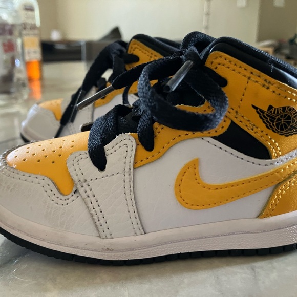 Air Jordans Toddler Boy Shoes Size 6C - Picture 4 of 4